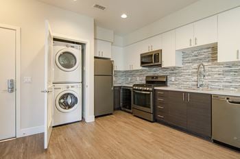 High-efficiency front-loading washer and dryer set